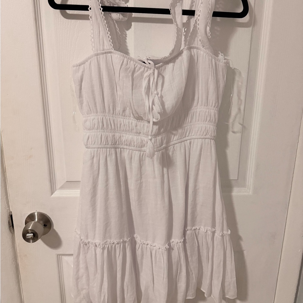 Trixxi Elegant White Flowy Dress